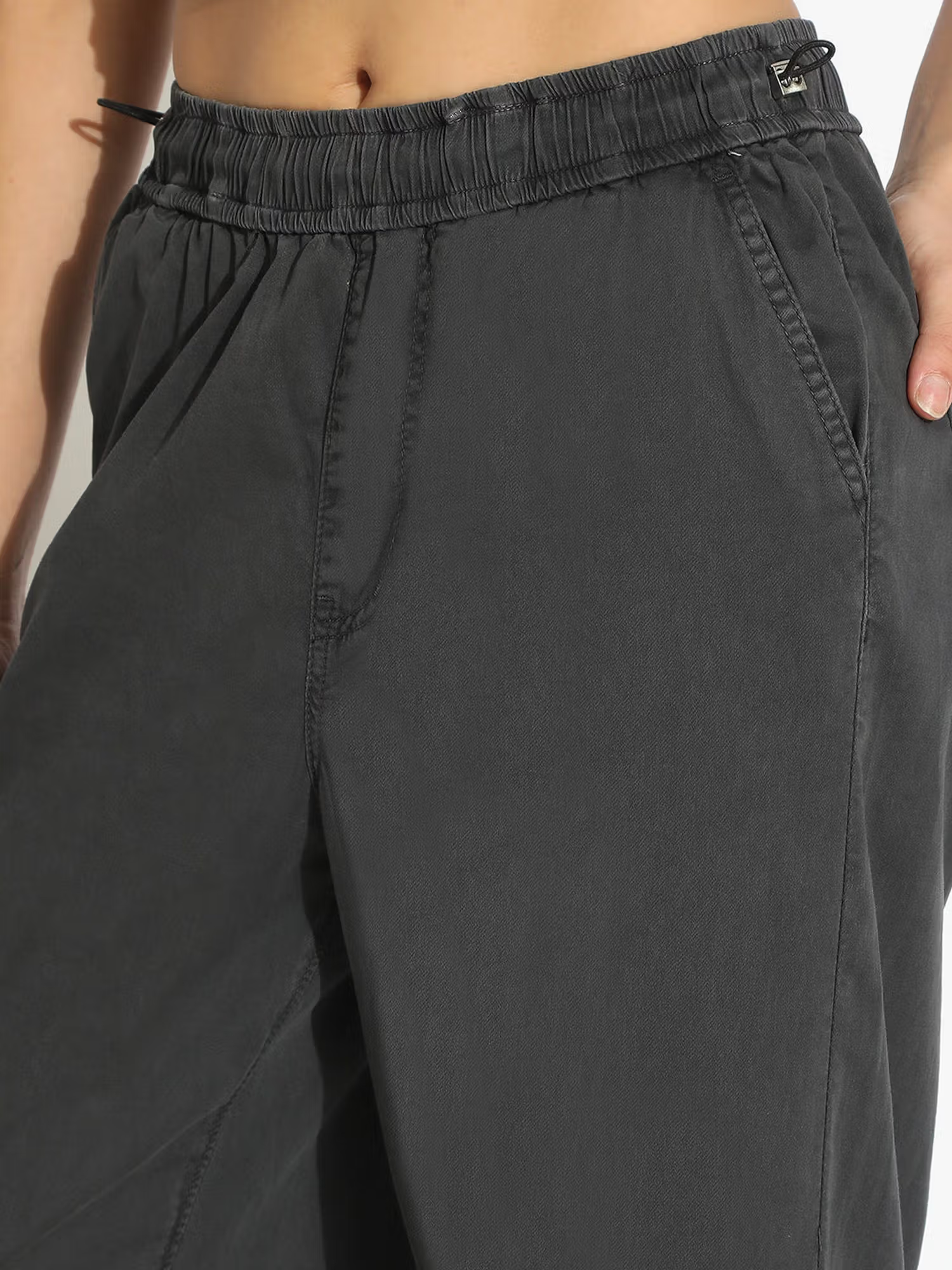 Women Grey Square Neck Solid Top with Pant