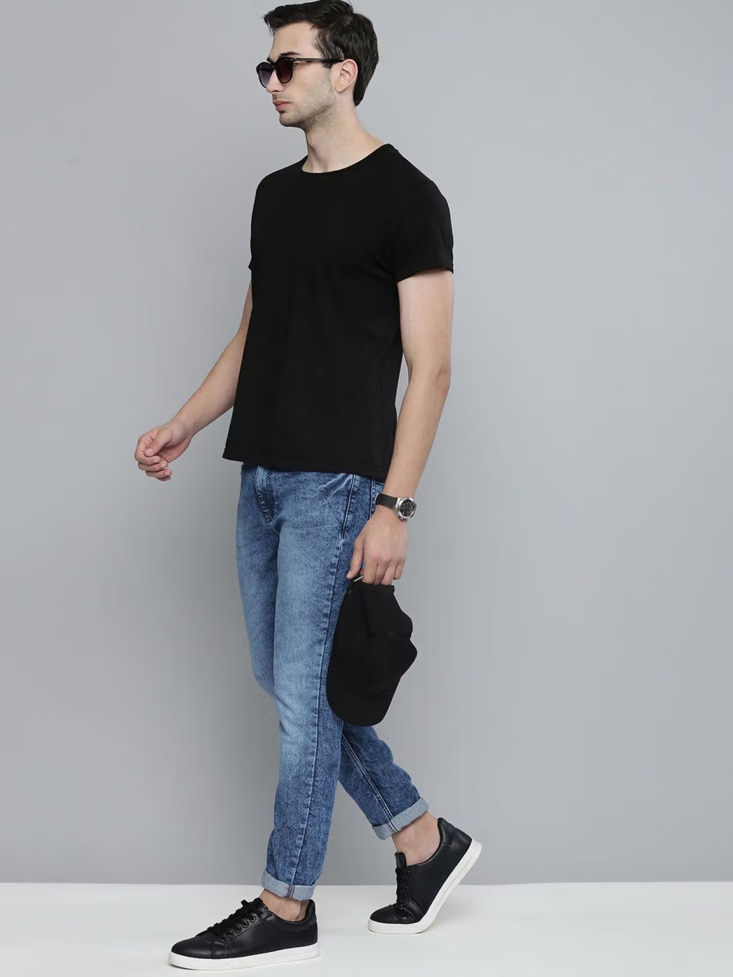 Men Slim Fit Solid Mid-Rise Stretchable Jeans
